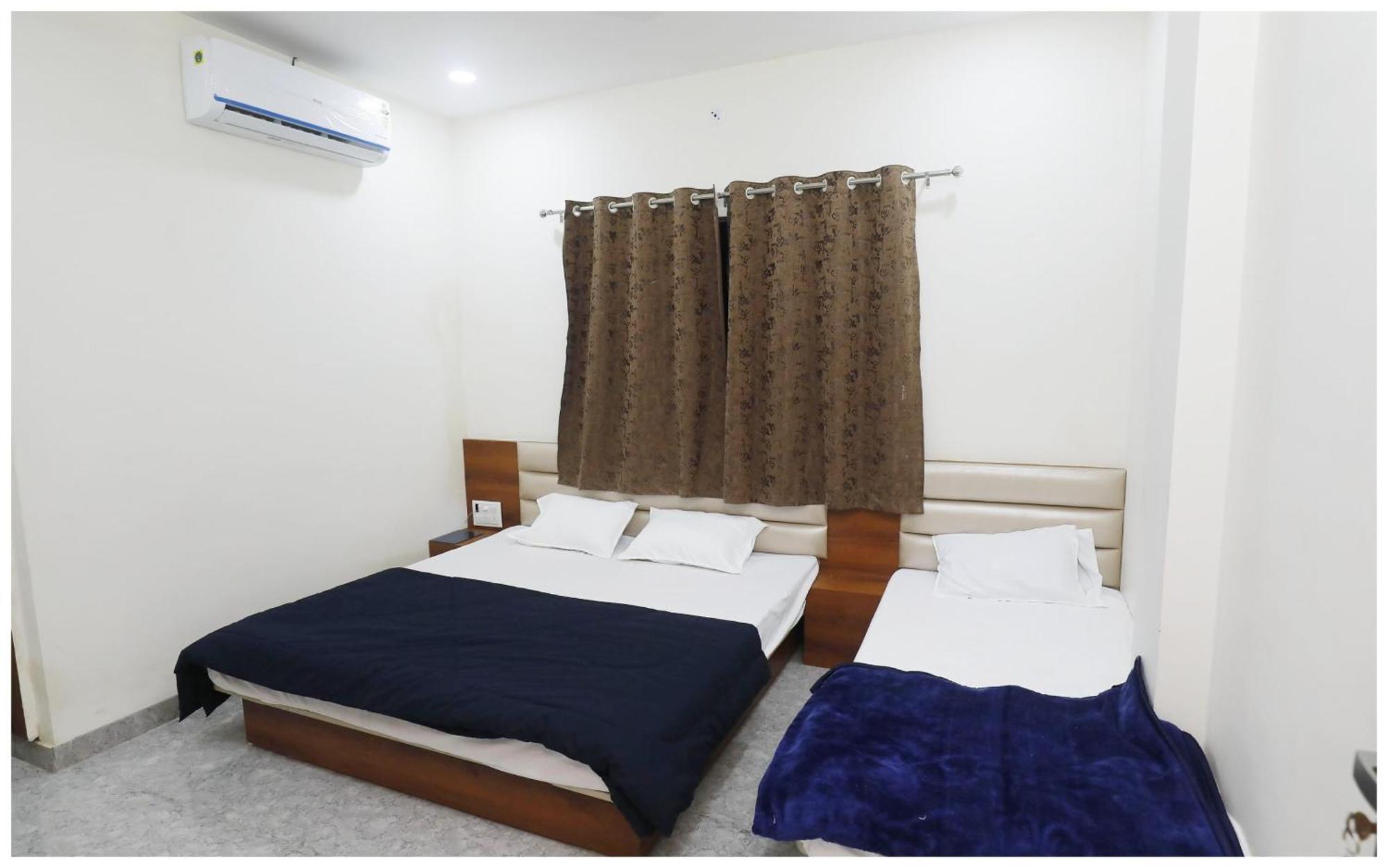 Premium Hotel Ujjain - G A R I M A - Near Mahakal Temple And Rivar - Railway Station - Hygiene & Spacious Room - With Wifi- And Parking Facilities - Best Hotel In Ujjain Exterior photo