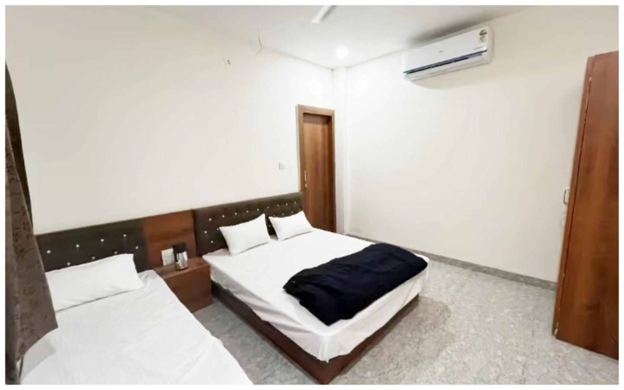 Premium Hotel Ujjain - G A R I M A - Near Mahakal Temple And Rivar - Railway Station - Hygiene & Spacious Room - With Wifi- And Parking Facilities - Best Hotel In Ujjain Exterior photo